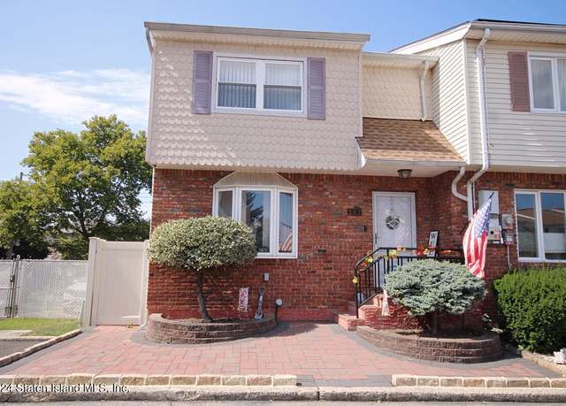 Property at 141 Freedom Ave, Staten Island, NY 10314, 3 beds, 1.5 baths