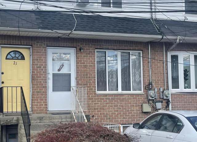 Property at 19 Spirit Ln, Staten Island, NY 10303, 3 beds, 1.5 baths