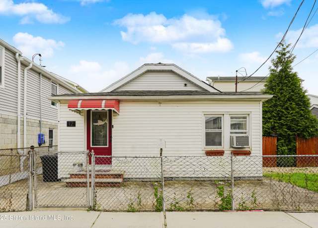 Property at 12 Milbank Rd, Staten Island, NY 10306, 2 beds, 1.5 baths