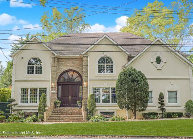 Property at 15 The Oval, Staten Island, NY 10304, 5 beds, 4.5 baths