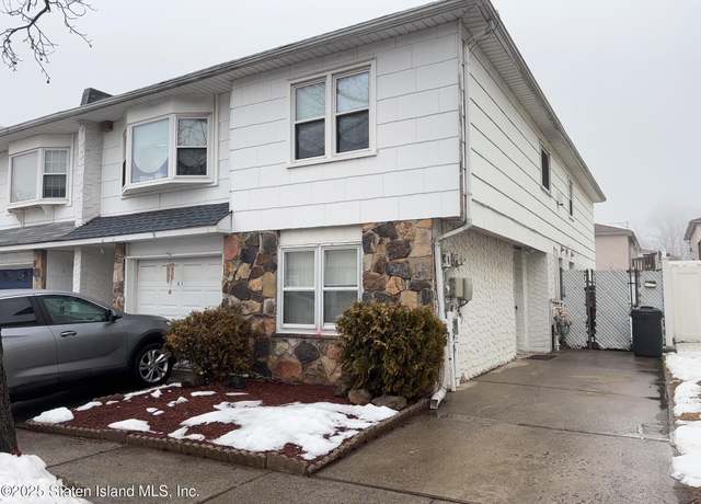 Property at 41 Yucca Dr, Staten Island, NY 10312, 3 beds, 1.5 baths
