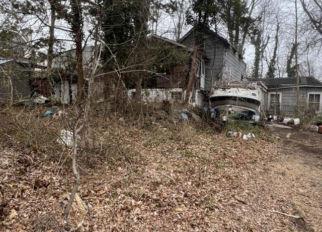 Property at 83 Maguire Ave, Staten Island, NY 10309, 4 beds, 1 bath