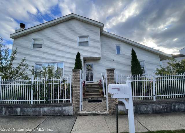 Property at 70 Manchester Dr, Staten Island, NY 10312, 3 beds, 2 baths