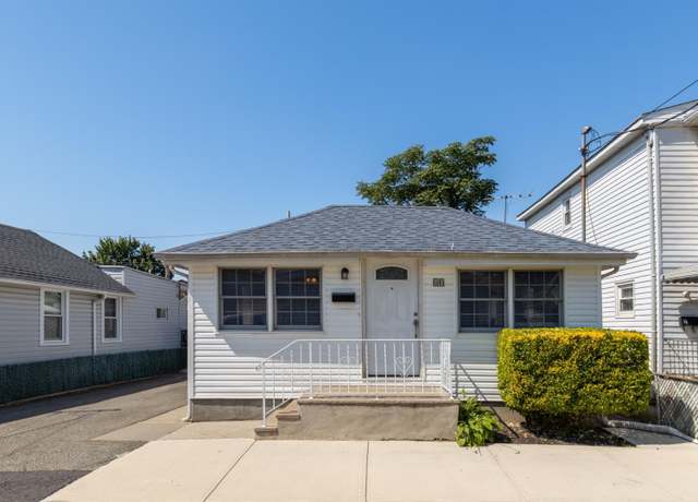 Property at 40 Waterside St, Staten Island, NY 10306, 2 beds, 1 bath