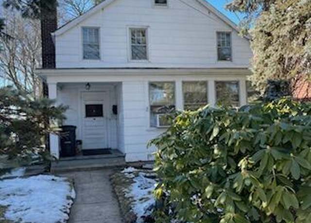 Property at 396 Manor Rd, Staten Island, NY 10314, 5 beds, 1.5 baths