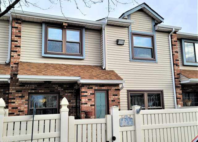 Property at 73 Gina Ct, Staten Island, NY 10314, 3 beds, 1.5 baths
