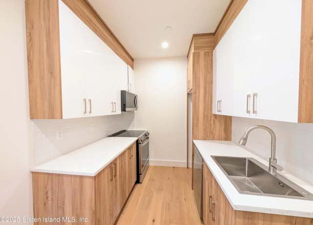 Property at 3865 Amboy Rd Unit 3g, Staten Island, NY 10308, 2 beds, 2 baths