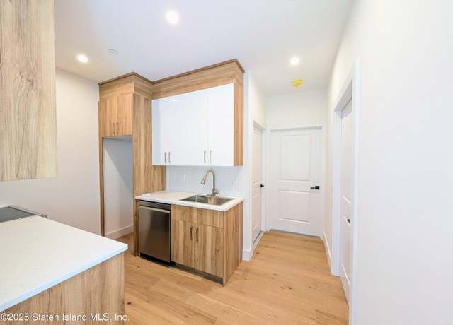 Property at 3865 Amboy Rd Unit 3g, Staten Island, NY 10308, 2 beds, 2 baths