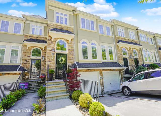 Property at 84 Presentation Cir, Staten Island, NY 10312, 3 beds, 2.5 baths