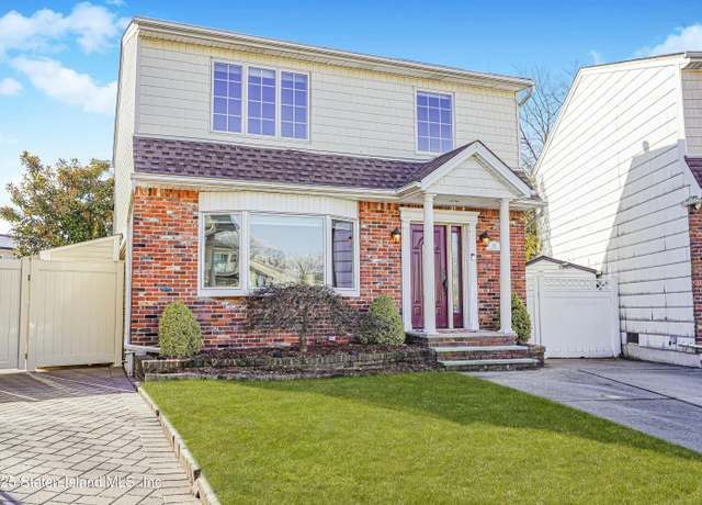 Property at 40 Ashwood Ct, Staten Island, NY 10308, 3 beds, 2.5 baths