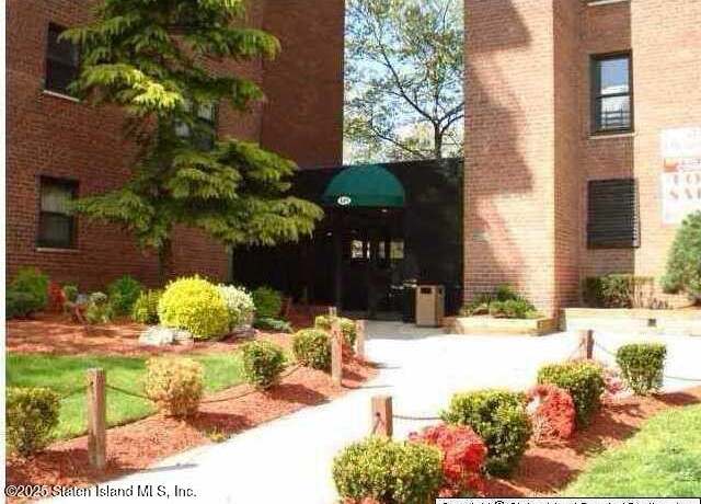 Property at 145 Lincoln Ave Unit 1k, Staten Island, NY 10306, 2 beds, 1 bath