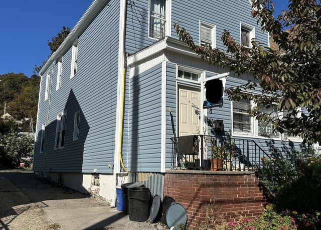Property at 258 Targee St, Staten Island, NY 10304, 7 beds, 2 baths