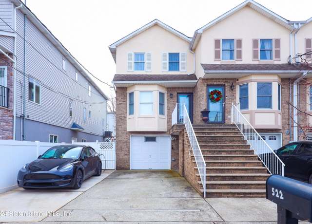 Property at 522 Bedford Ave, Staten Island, NY 10306, 3 beds, 2.5 baths