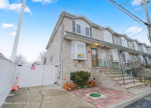 Property at 25 Lyceum Ct, Staten Island, NY 10310, 4 beds, 2.5 baths