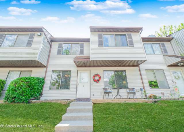 Property at 17 Country Ln, Staten Island, NY 10312, 2 beds, 1.5 baths