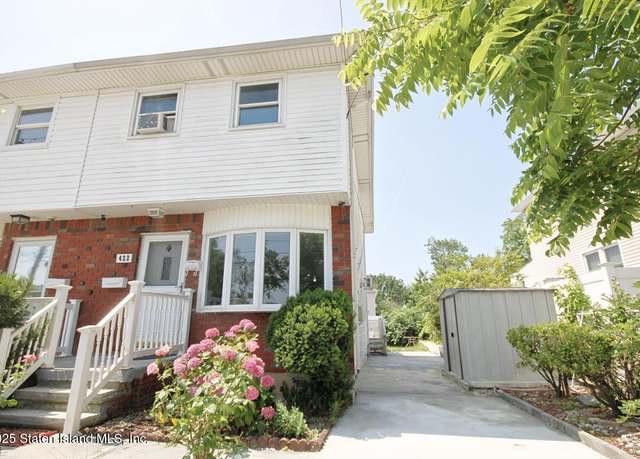 Property at 422 Preston Ave, Staten Island, NY 10312, 3 beds, 2.5 baths