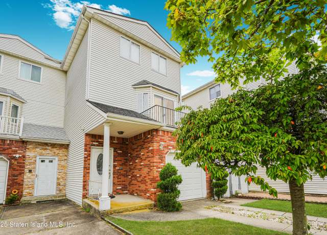 Property at 50 Dina Ct, Staten Island, NY 10306, 4 beds, 2.5 baths