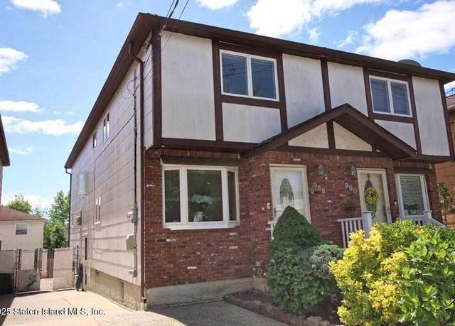 Property at 988 Rensselaer Ave, Staten Island, NY 10309, 3 beds, 2.5 baths