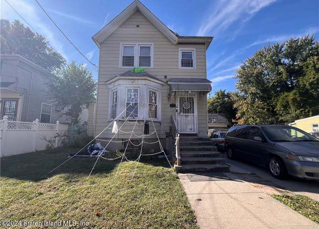 Property at 128 Lake Ave, Staten Island, NY 10303, 4 beds, 3 baths