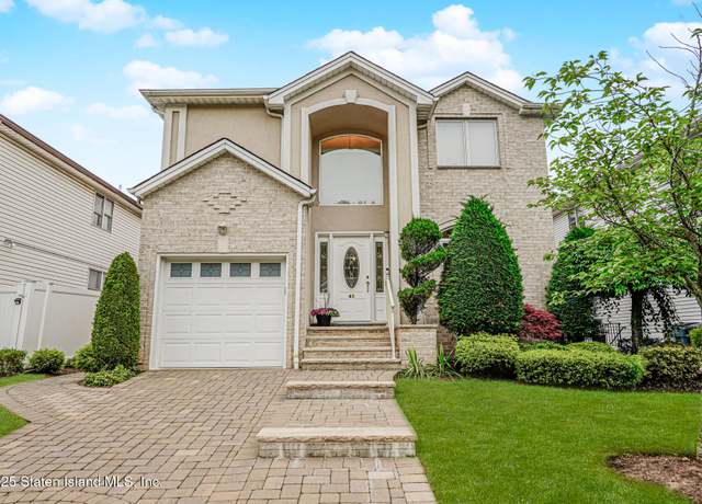 Property at 41 Covington Cir, Staten Island, NY 10312, 4 beds, 3.5 baths