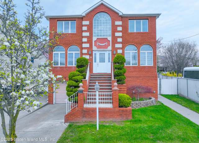 Property at 5775 Hylan Blvd, Staten Island, NY 10309, 3 beds, 3.5 baths