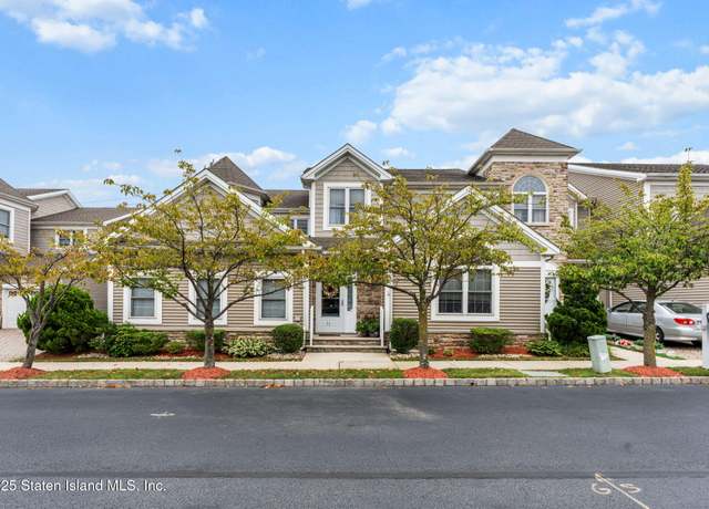 Property at 71 Topside Ln, Staten Island, NY 10309, 2 beds, 2.5 baths