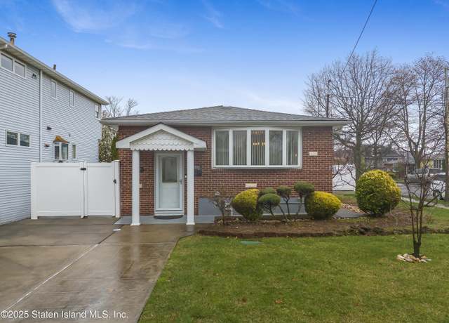 Property at 227 Woods Of Arden Rd, Staten Island, NY 10312, 3 beds, 1.5 baths