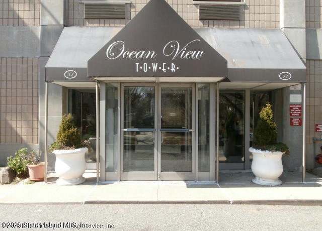 Property at 49 Hylan Blvd Unit 2d, Staten Island, NY 10305, 1 bed, 1 bath