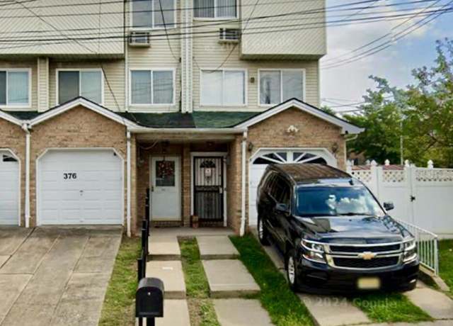 Property at 376 Hylan Blvd, Staten Island, NY 10305, 3 beds, 2.5 baths