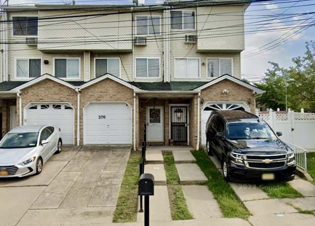 Property at 376 Hylan Blvd, Staten Island, NY 10305, 3 beds, 2.5 baths