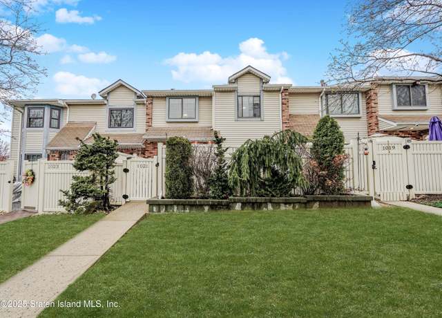 Property at 1021 Rockland Ave, Staten Island, NY 10314, 3 beds, 1.5 baths