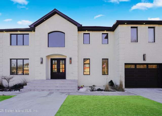 Property at 11 Lulu Ct, Staten Island, NY 10307, 4 beds, 3.5 baths