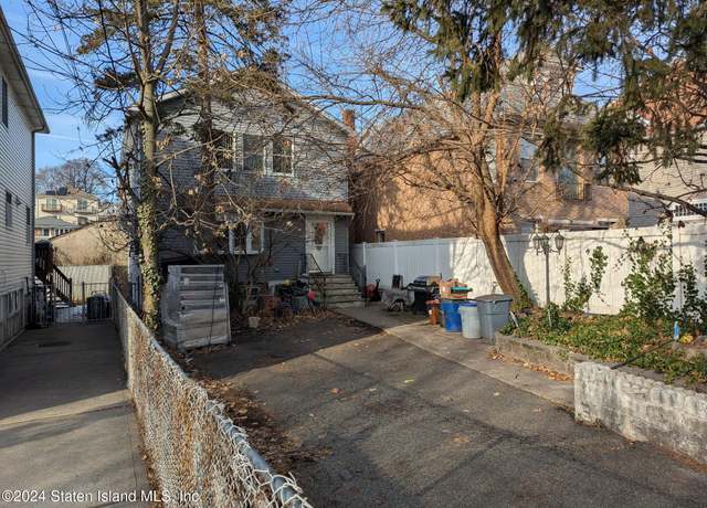 Property at 21 Father Capodanno Blvd, Staten Island, NY 10305, 3 beds, 3 baths