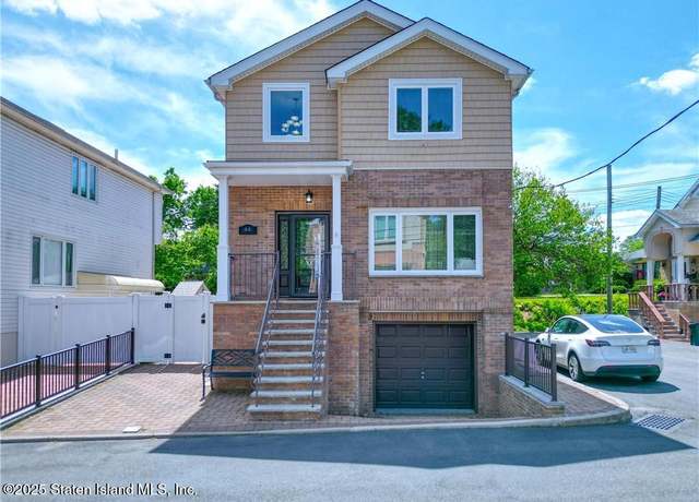 Property at 44 Comfort Ct, Staten Island, NY 10312, 3 beds, 3 baths