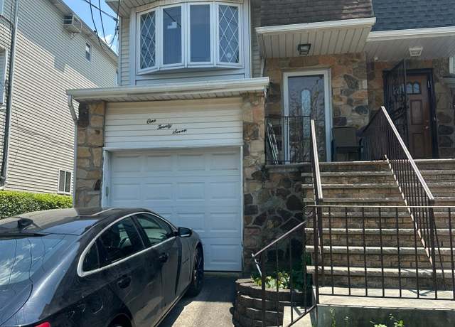 Property at 127 Keating Pl, Staten Island, NY 10314, 3 beds, 3 baths