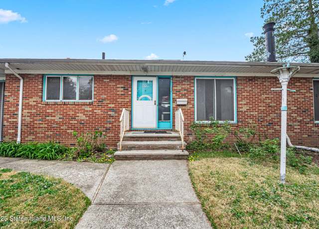 Property at 2 Livingston Ct, Staten Island, NY 10310, 3 beds, 2 baths