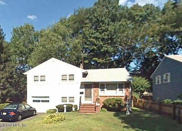 Property at 36 Cedar Ct, Plainsfield, NJ 07060, 3 beds, 1.5 baths