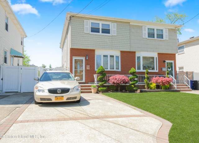 Property at 14 Prices Ln, Staten Island, NY 10314, 3 beds, 2.5 baths
