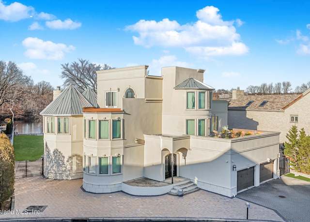 Property at 155 Nicolosi Dr, Staten Island, NY 10312, 5 beds, 6 baths