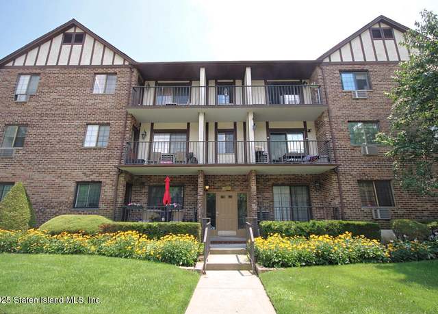 Property at 160 Devon Loop #5, Staten Island, NY 10314, 2 beds, 1.5 baths