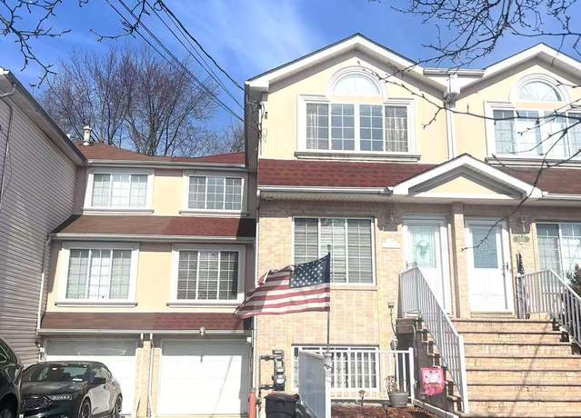 Property at 1317 Rockland Ave, Staten Island, NY 10314, 4 beds, 2.5 baths