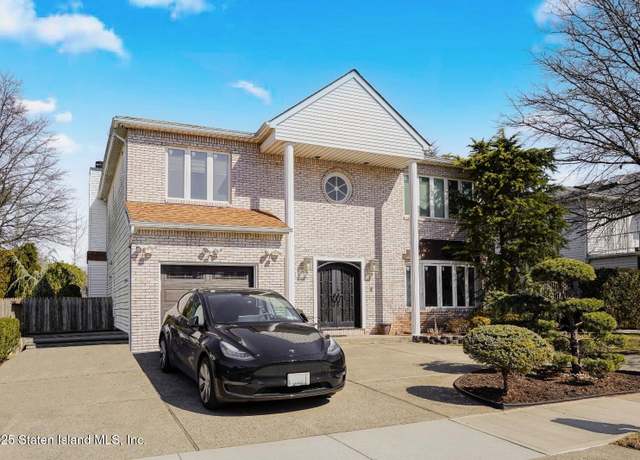 Property at 21 Francis Pl, Staten Island, NY 10304, 4 beds, 4 baths
