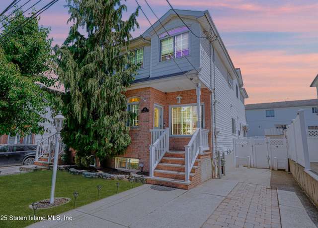 Property at 105 Harris Ln, Staten Island, NY 10309, 3 beds, 2.5 baths