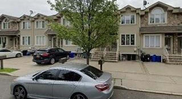 Photo of 36 Calvanico Ln, Staten Island, NY 10314