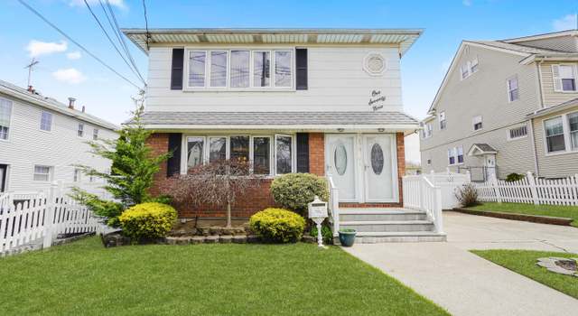 Photo of 179 Eltingville Blvd, Staten Island, NY 10312