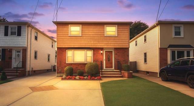 Photo of 99 Elmira St, Staten Island, NY 10306