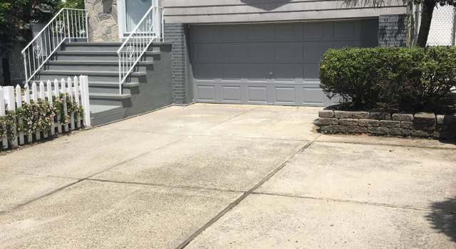 Photo of 18 Bovanizer St, Staten Island, NY 10312