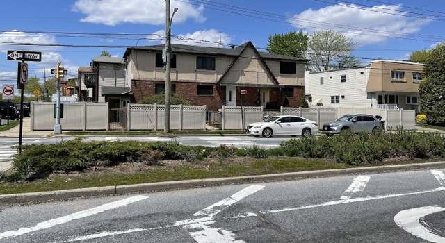 Photo of 185 Lamberts Ln, Staten Island, NY 10314