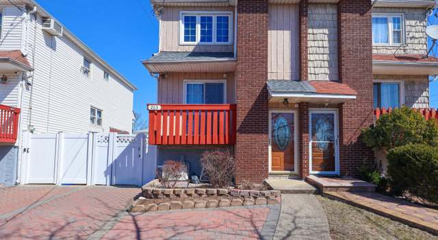 Photo of 263 Slater Blvd, Staten Island, NY 10305