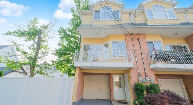 Photo of 24 Ostrich Ct, Staten Island, NY 10309